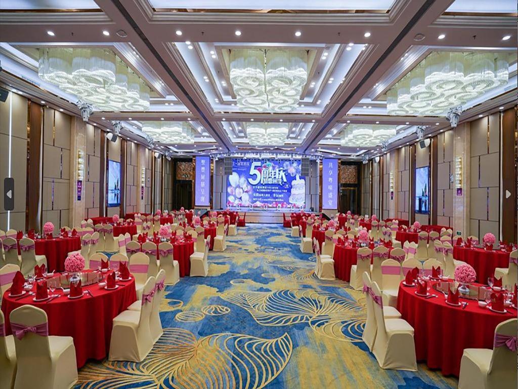 Fenggang Gladden Hotel Tiantangwei Екстер'єр фото