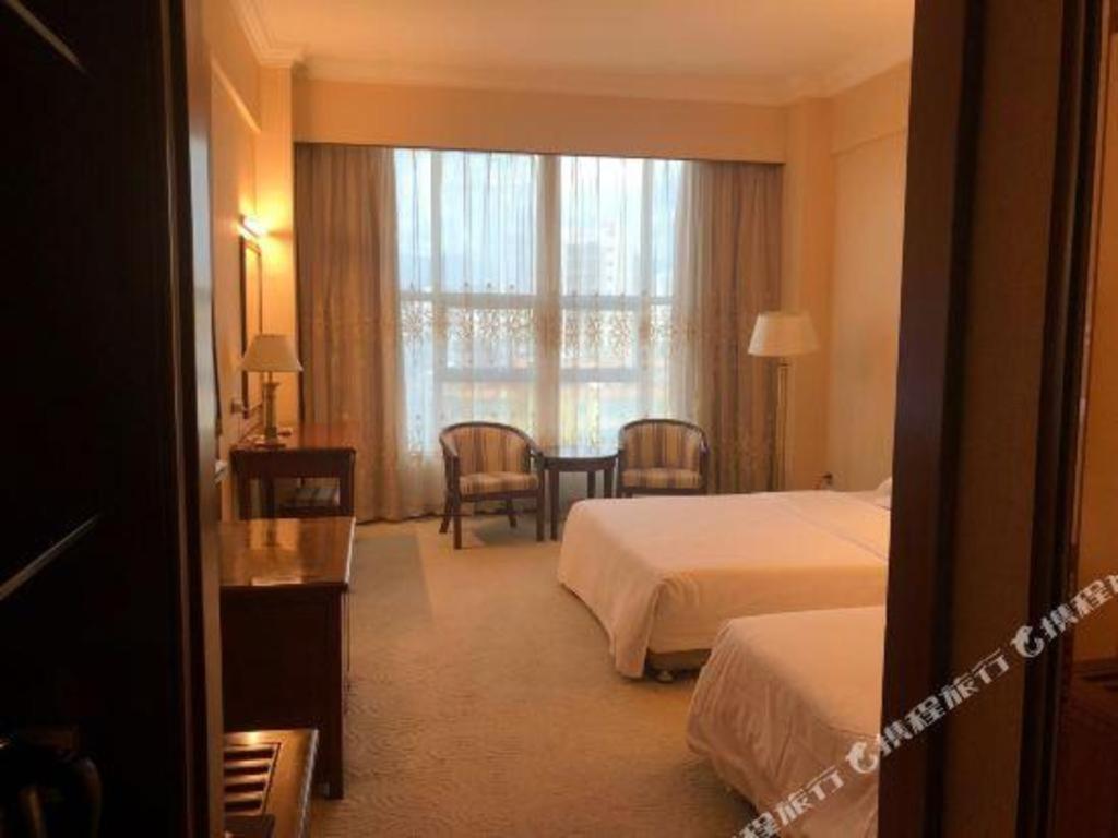 Fenggang Gladden Hotel Tiantangwei Екстер'єр фото