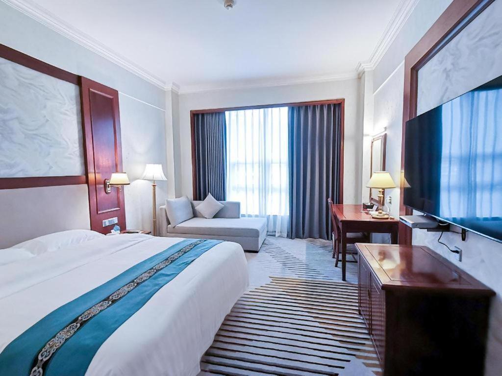 Fenggang Gladden Hotel Tiantangwei Екстер'єр фото