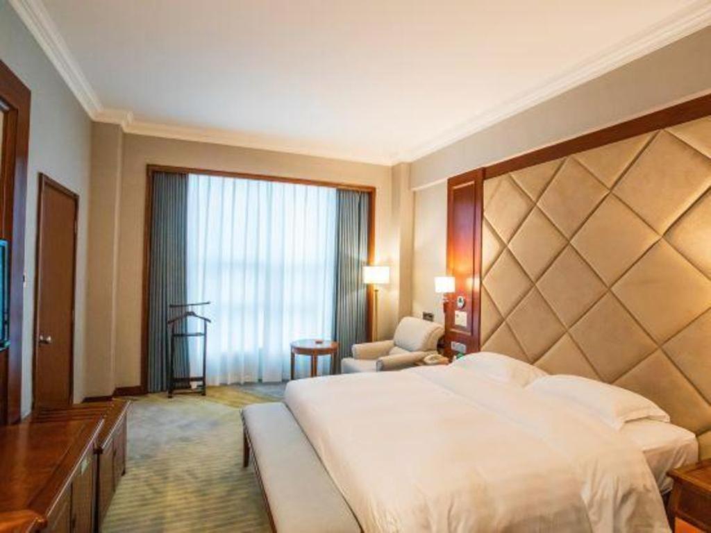 Fenggang Gladden Hotel Tiantangwei Екстер'єр фото