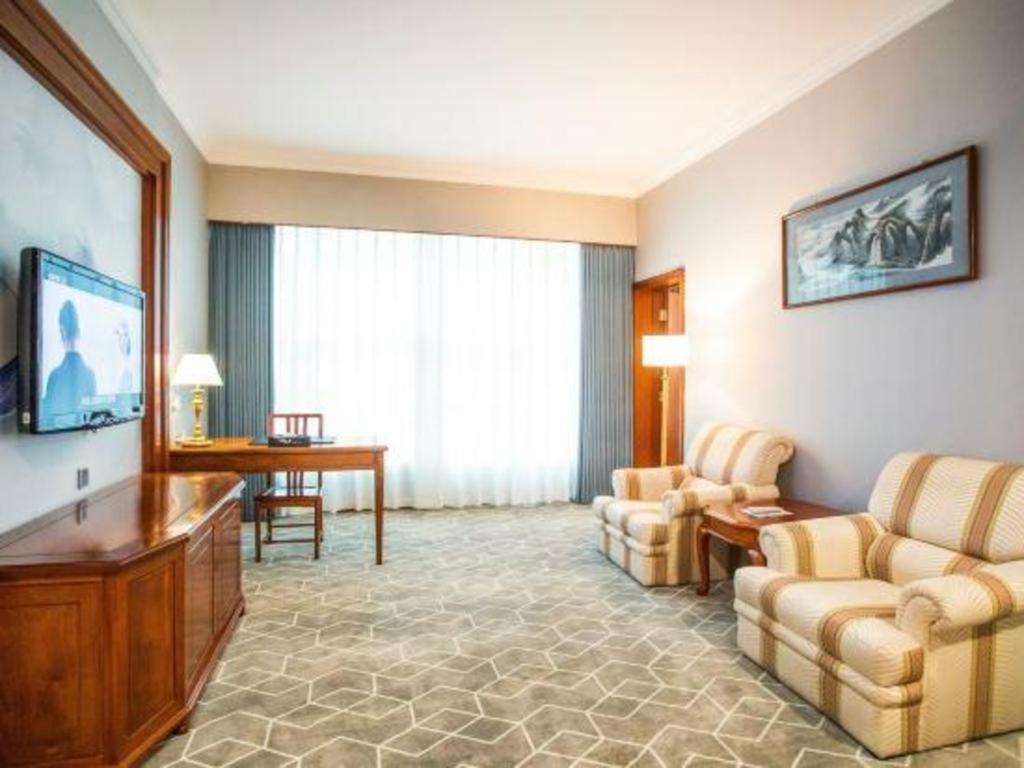 Fenggang Gladden Hotel Tiantangwei Екстер'єр фото