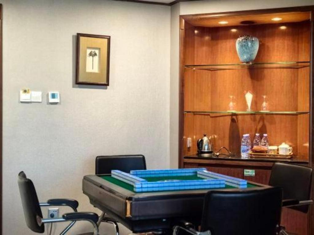 Fenggang Gladden Hotel Tiantangwei Екстер'єр фото