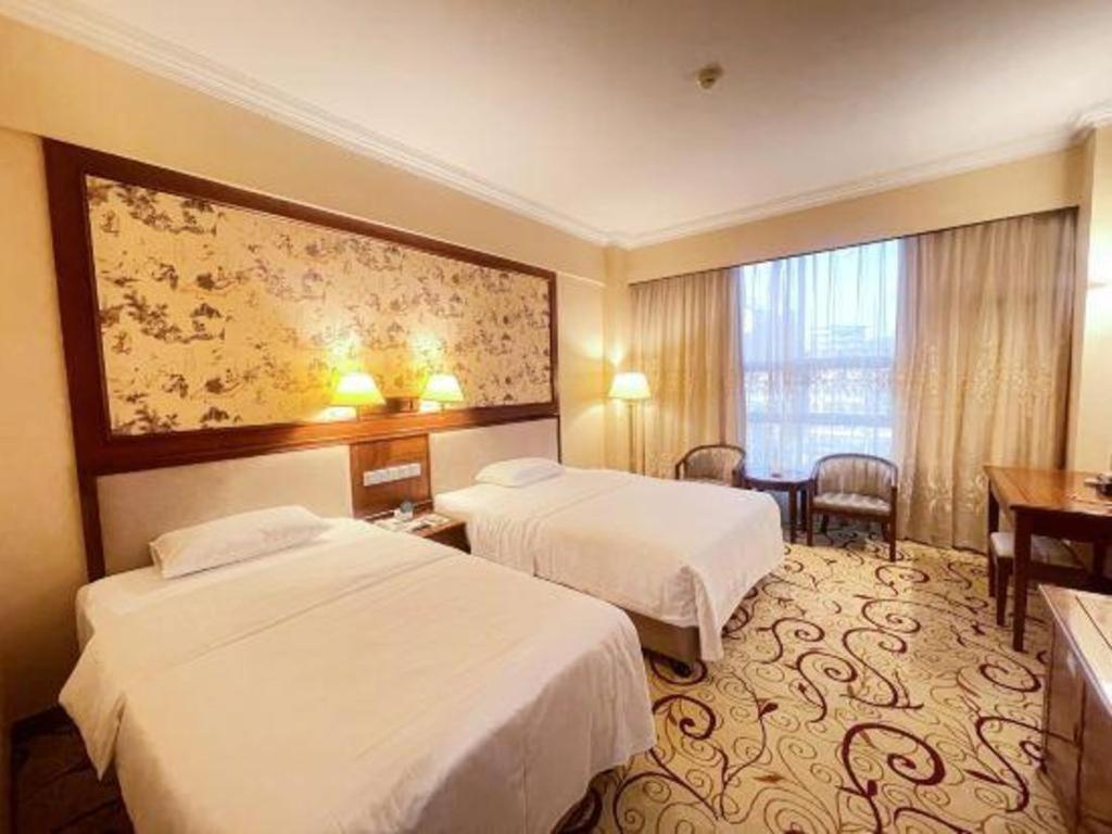 Fenggang Gladden Hotel Tiantangwei Екстер'єр фото