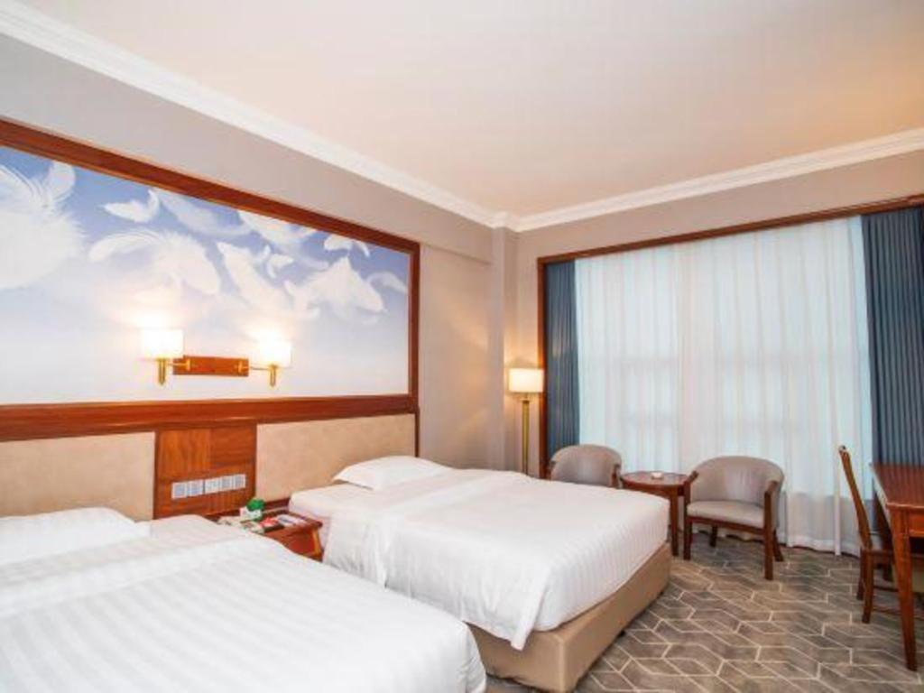 Fenggang Gladden Hotel Tiantangwei Екстер'єр фото