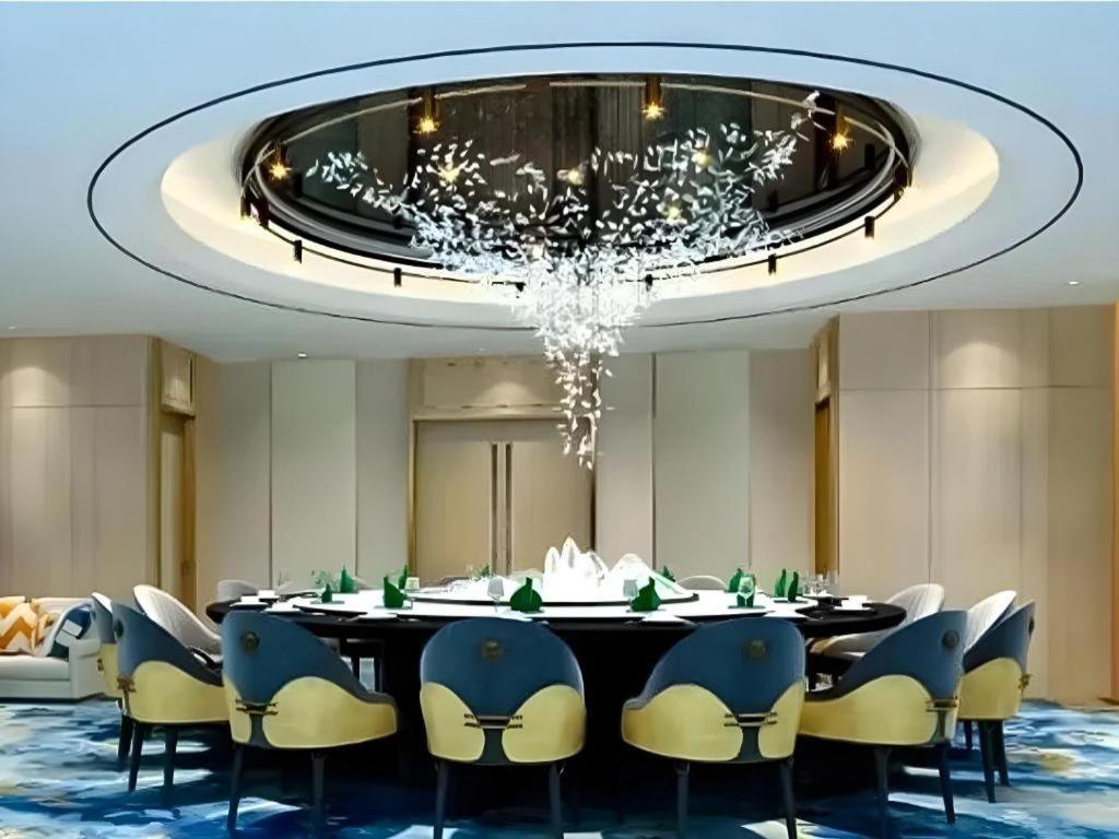 Fenggang Gladden Hotel Tiantangwei Екстер'єр фото